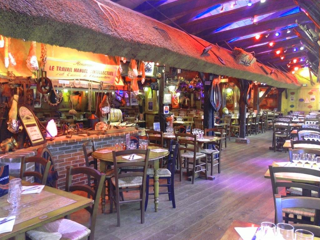 La Taverne Des Deux Augustins Etretat Exterior photo